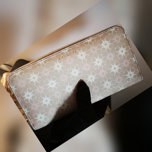 💥SUPER SALE💥 COACH Wallet Bundle - Picture 2 of 9